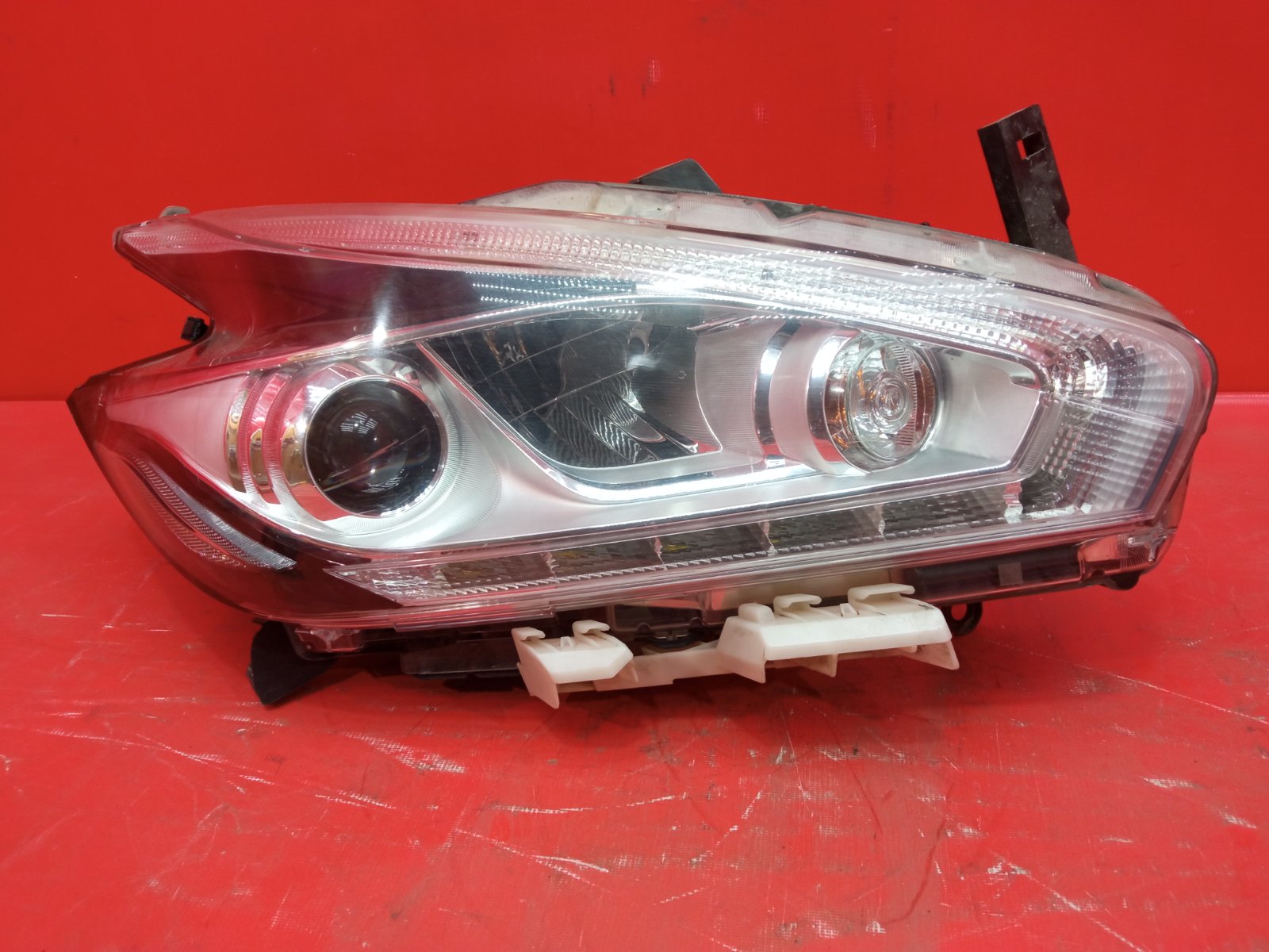 Фара LED передняя правая NISSAN MURANO 2014- 3 Z52 260105BC5A Б/У