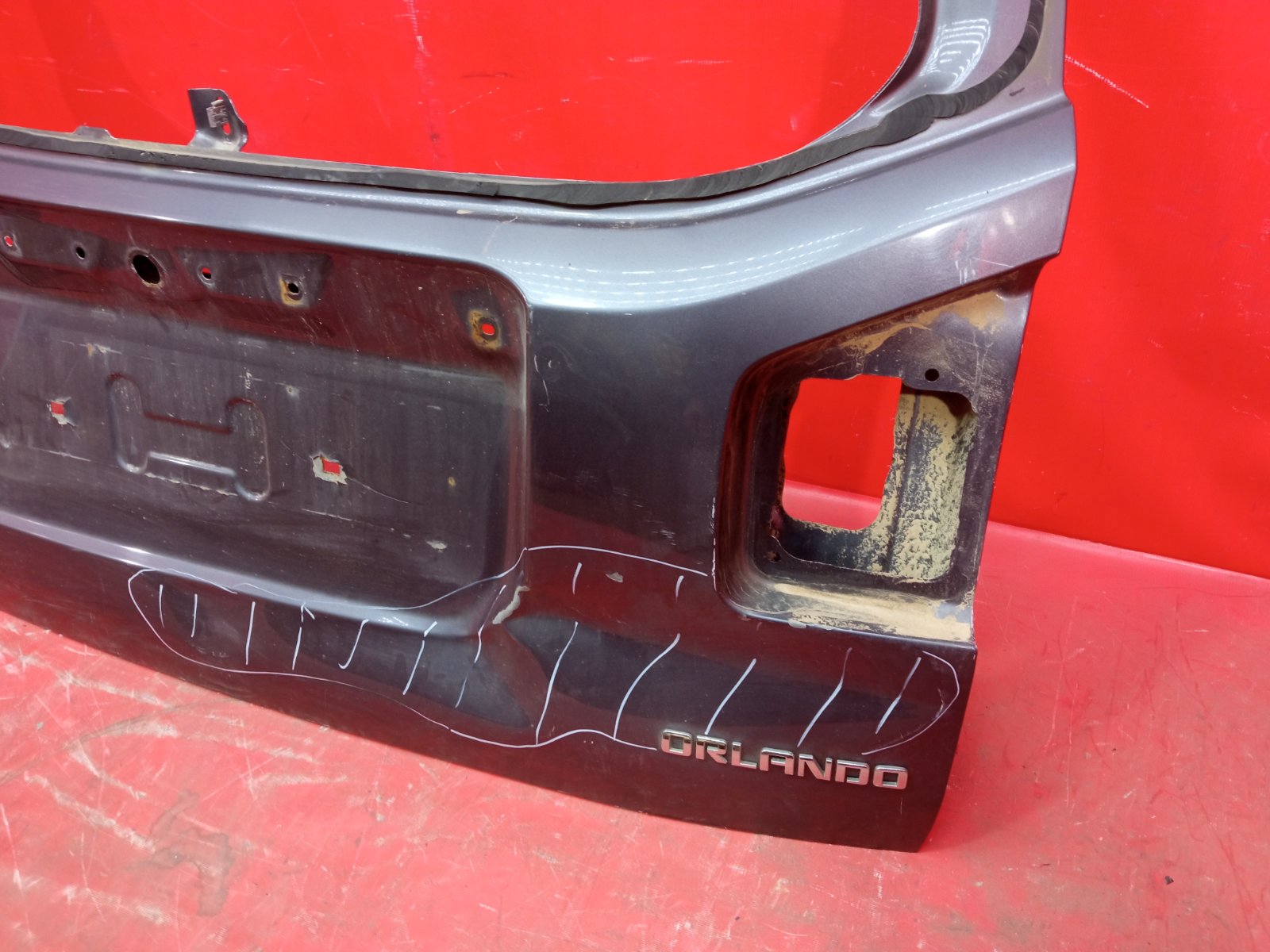 Крышка багажника ORLANDO 2010-2015 1