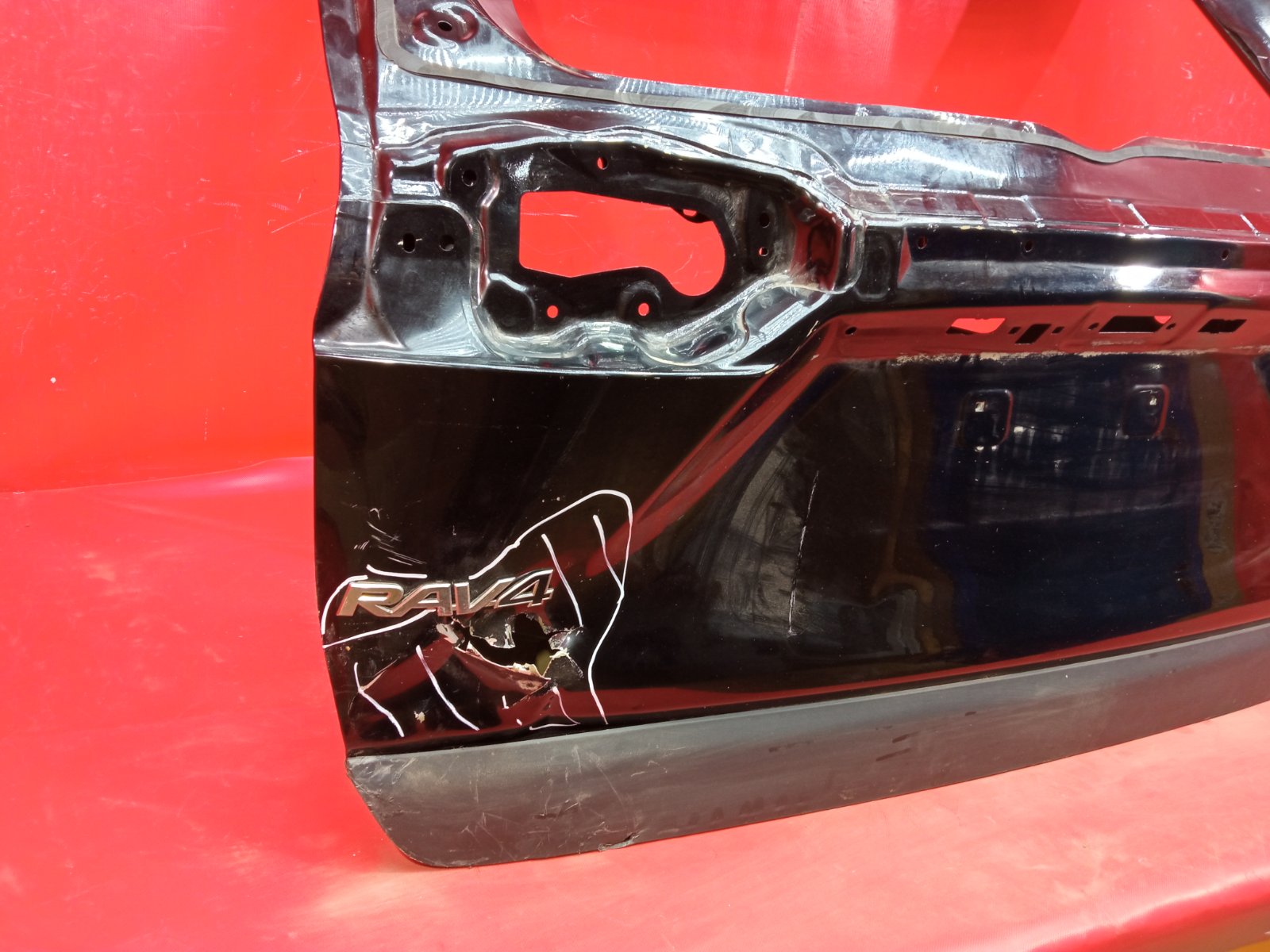 Крышка багажника RAV4 2018- XA50