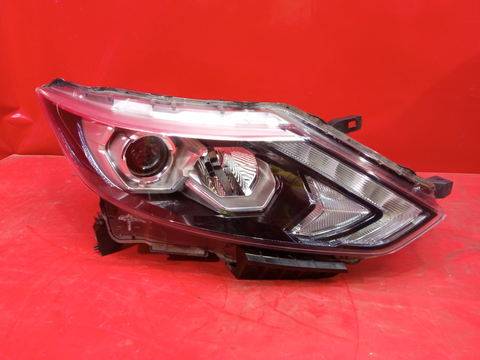 Фара LED передняя правая NISSAN QASHQAI 2013-2019 2 J11 БУ