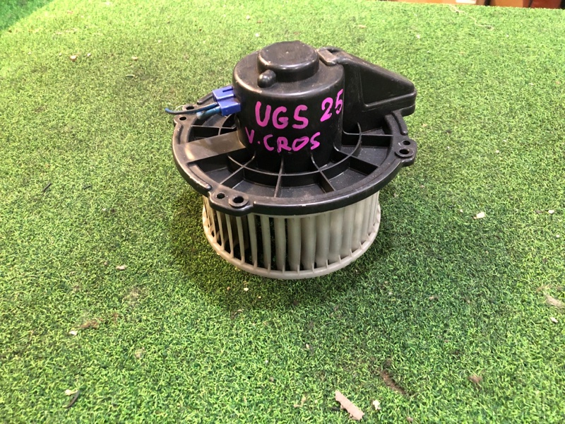Мотор печки ISUZU VEHICROSS UGS25 контрактная