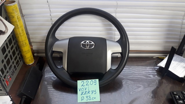 Руль TOYOTA VOXY ZRR75 контрактная