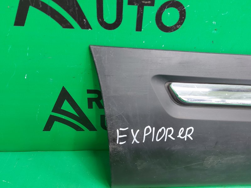 Накладка двери задняя правая EXPLORER 2015-2018 5 рестайлинг