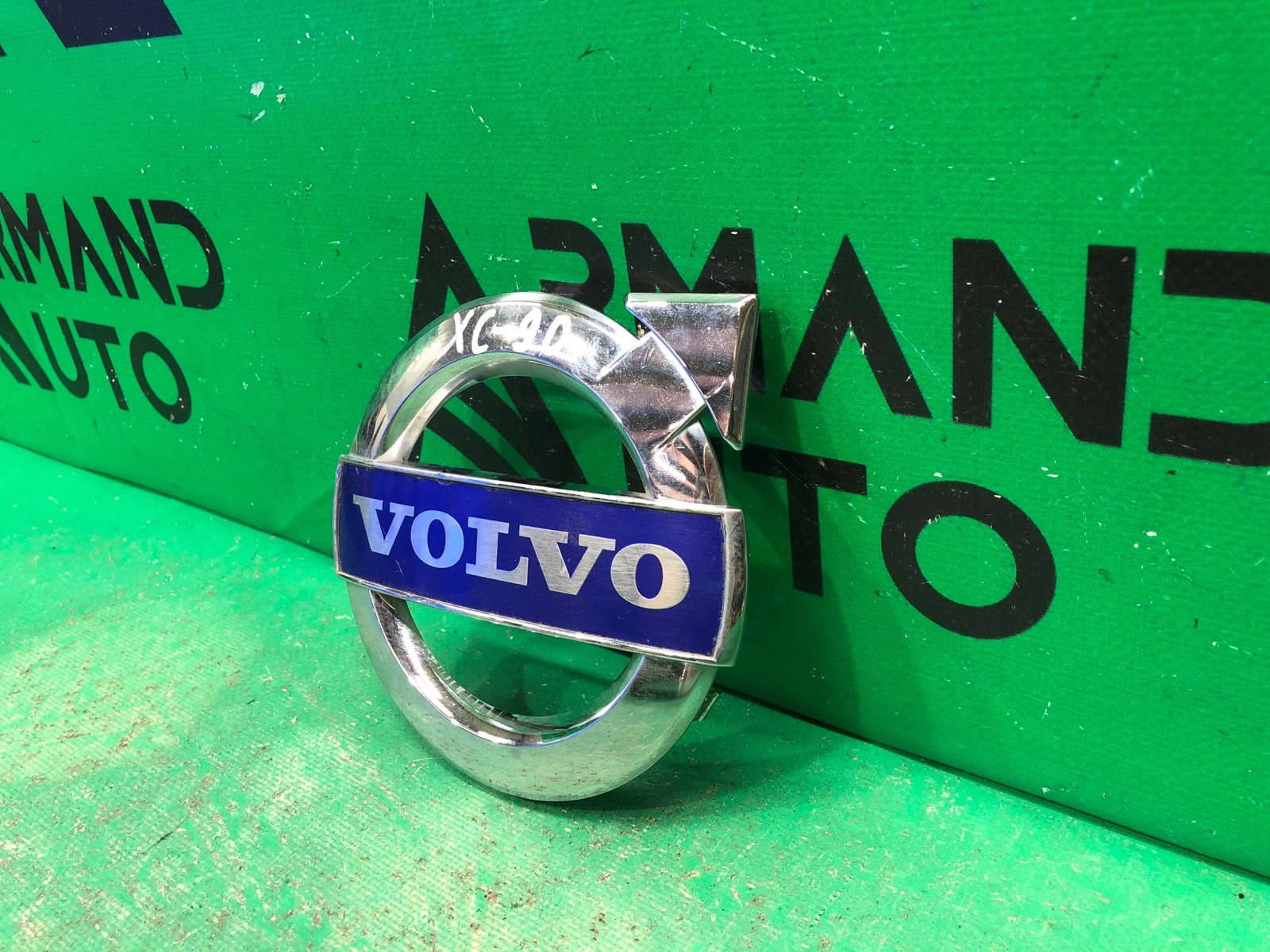 Эмблема передняя VOLVO XC60 1 рестайлинг