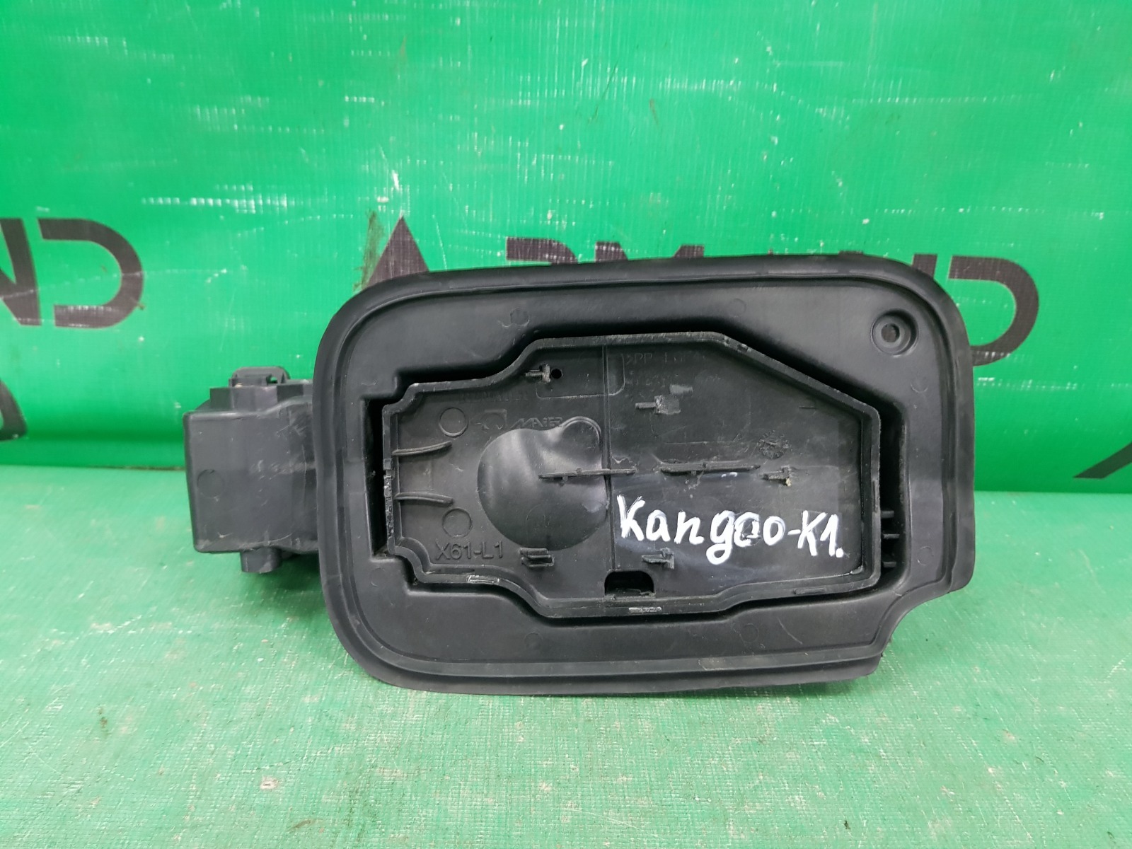 Лючок бензобака RENAULT KANGOO 2008 2 8200499049 Б/У