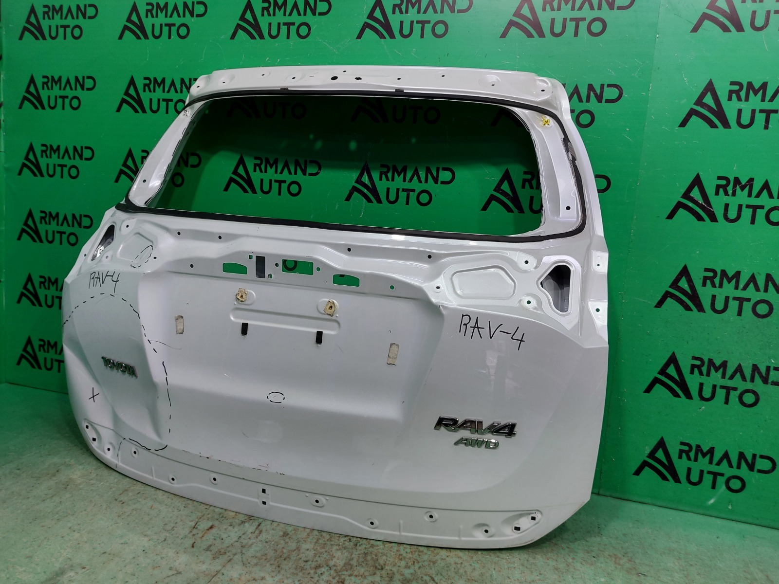 Дверь багажника RAV4 2015 - 2018 CA40 рестайлинг