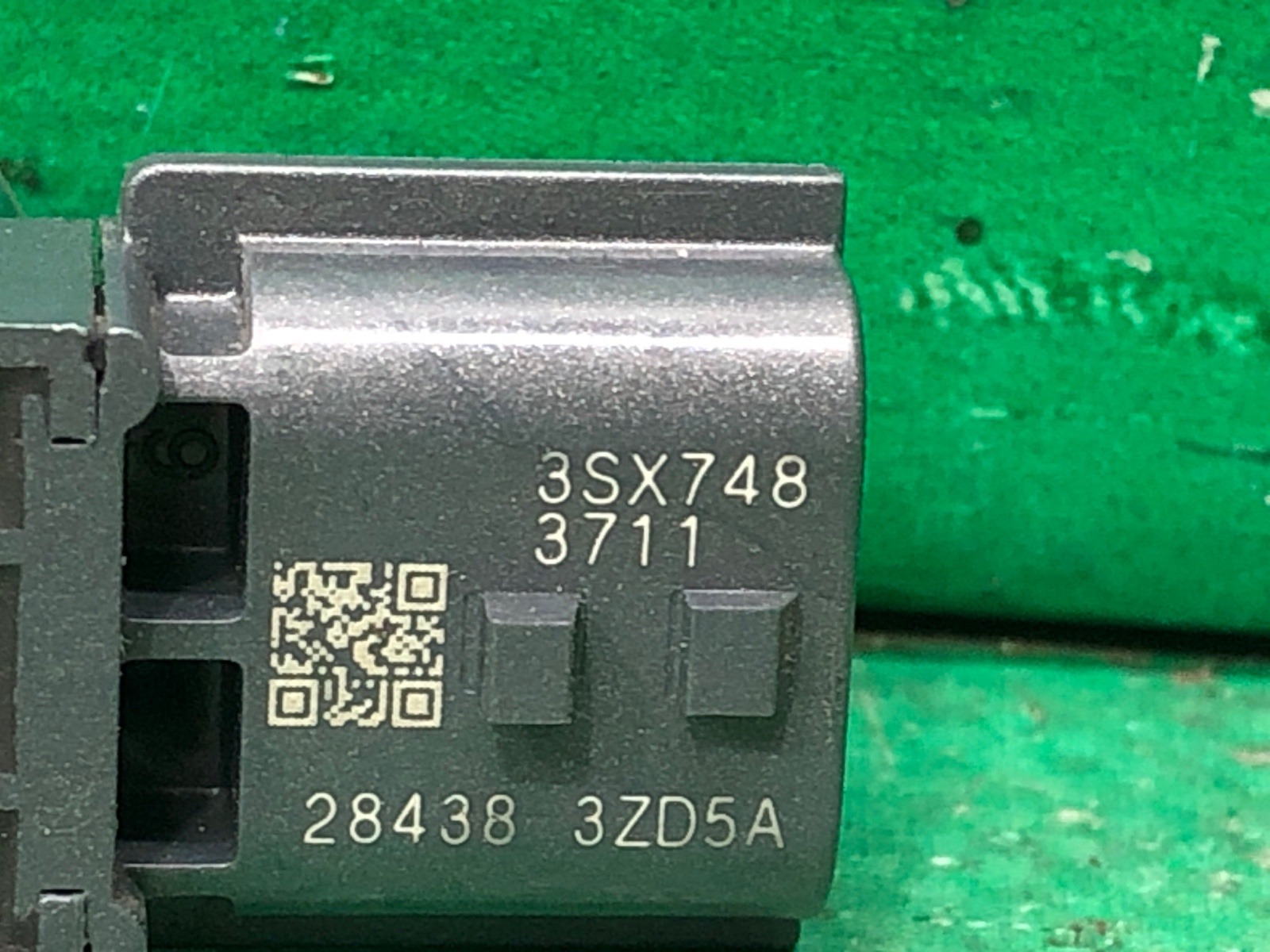 Датчик парктроника передний QX80 QX56 2010 Z62