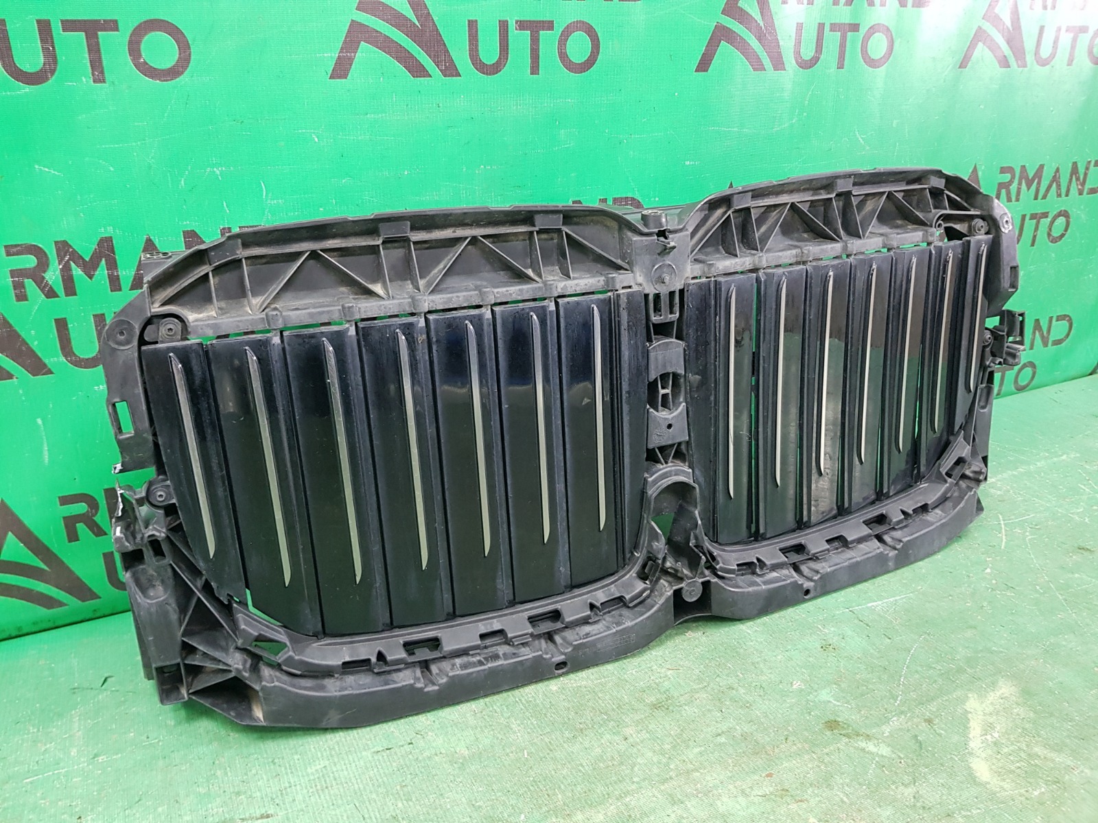 Воздуховод решетки радиатора BMW X7 G07