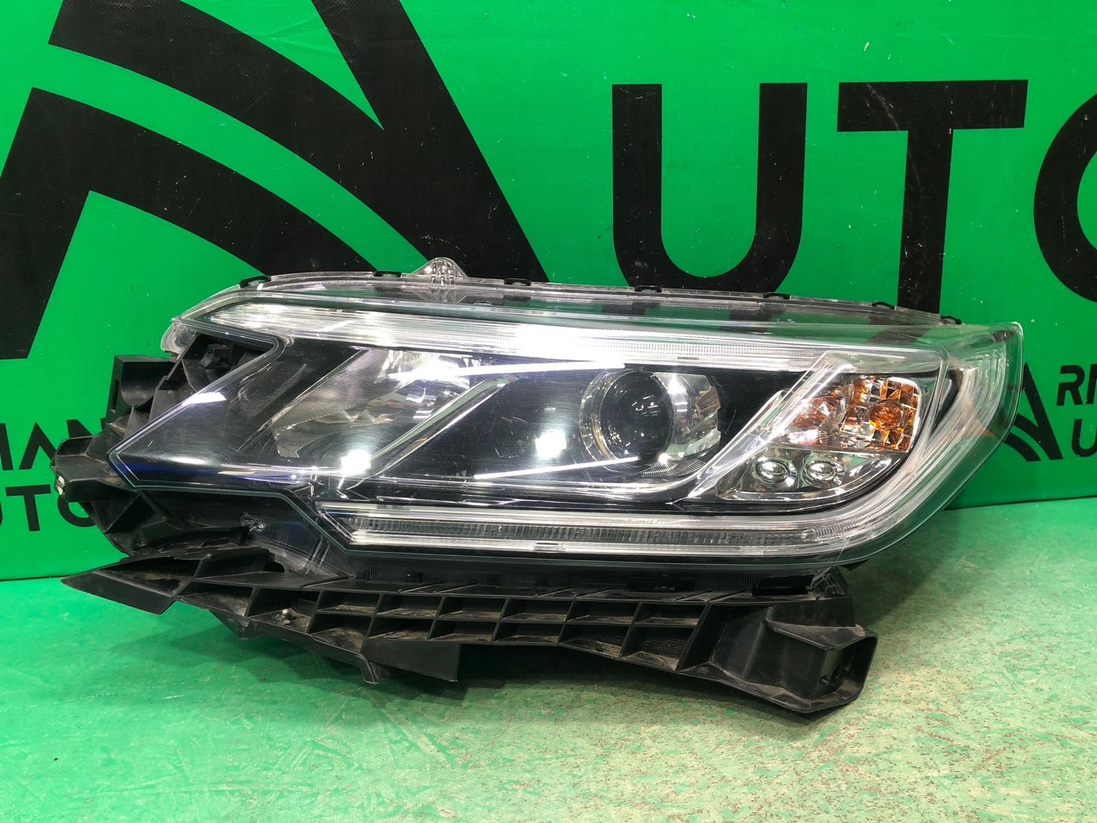 Фара левая HONDA CR-V 2014-2018 4 33151T1GR61 Б/У