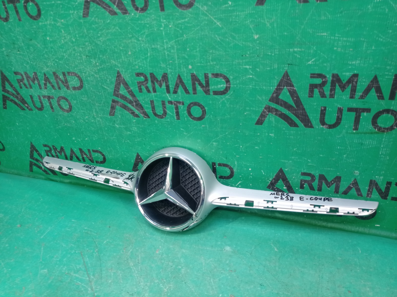 Накладка решетки радиатора Mercedes E-Class C238