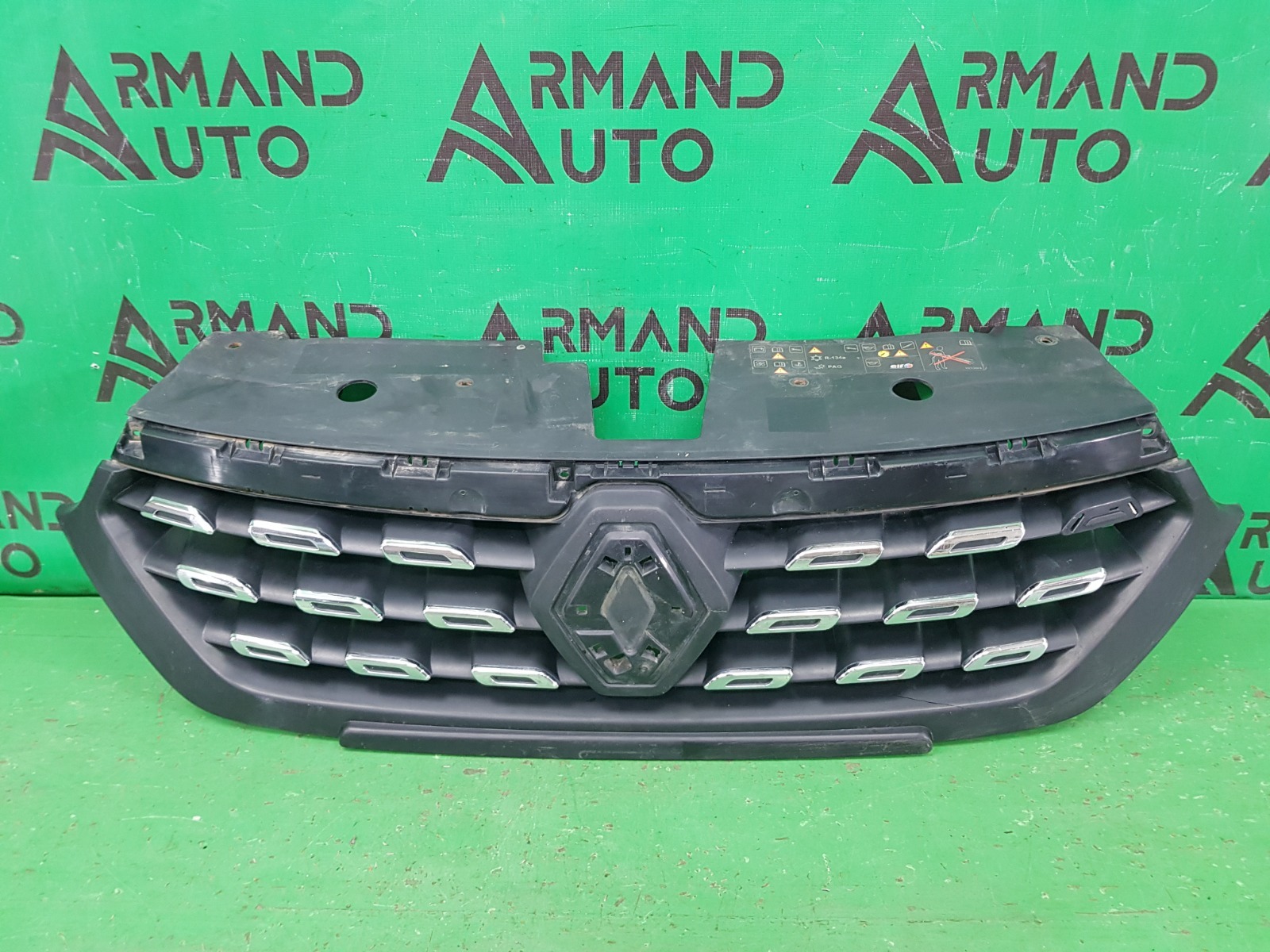 Решетка радиатора RENAULT DOKKER 2012 1 623104446R купить Б/У id182637