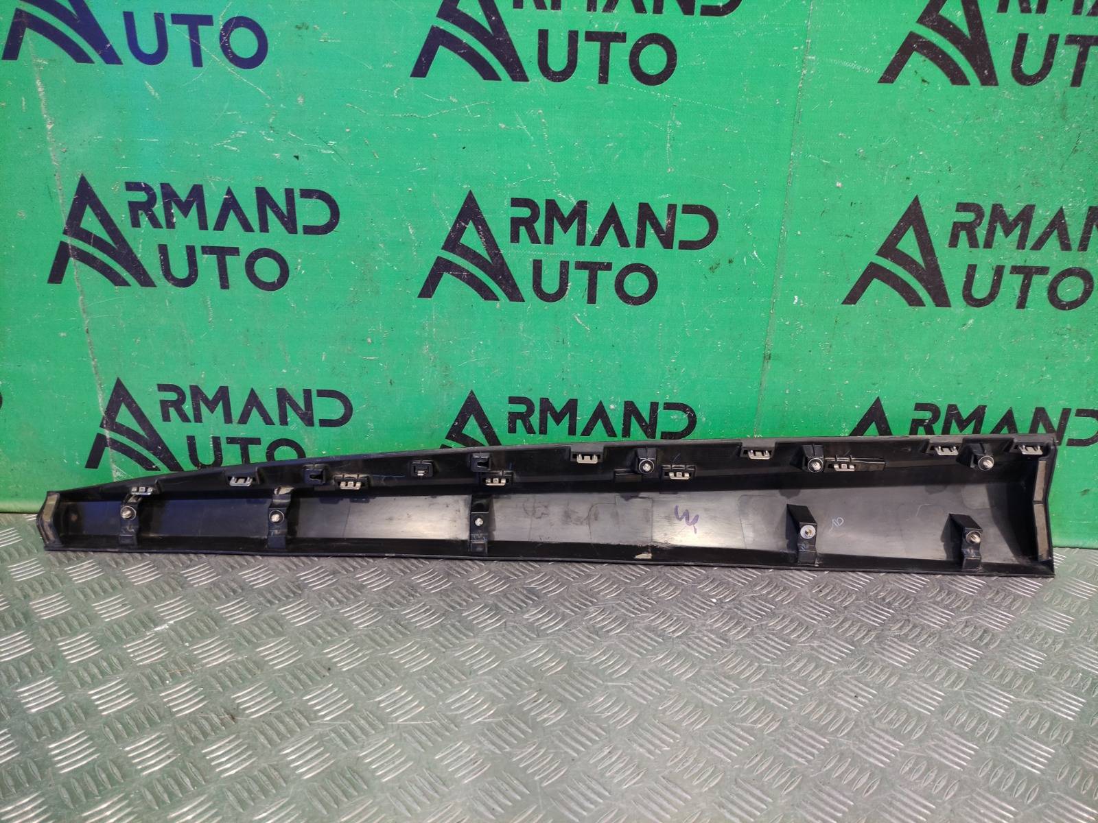 Молдинг двери передний правый Murano 2014-нв Z52