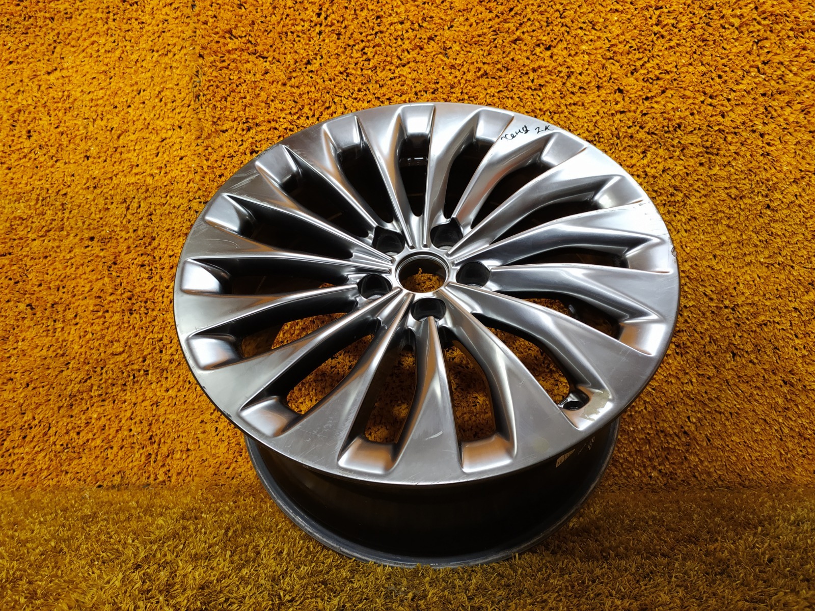 Genesis g90 2019. 3t. Genesis g90 long 2023. Диски на дженезис g90. Genesis g90 2.