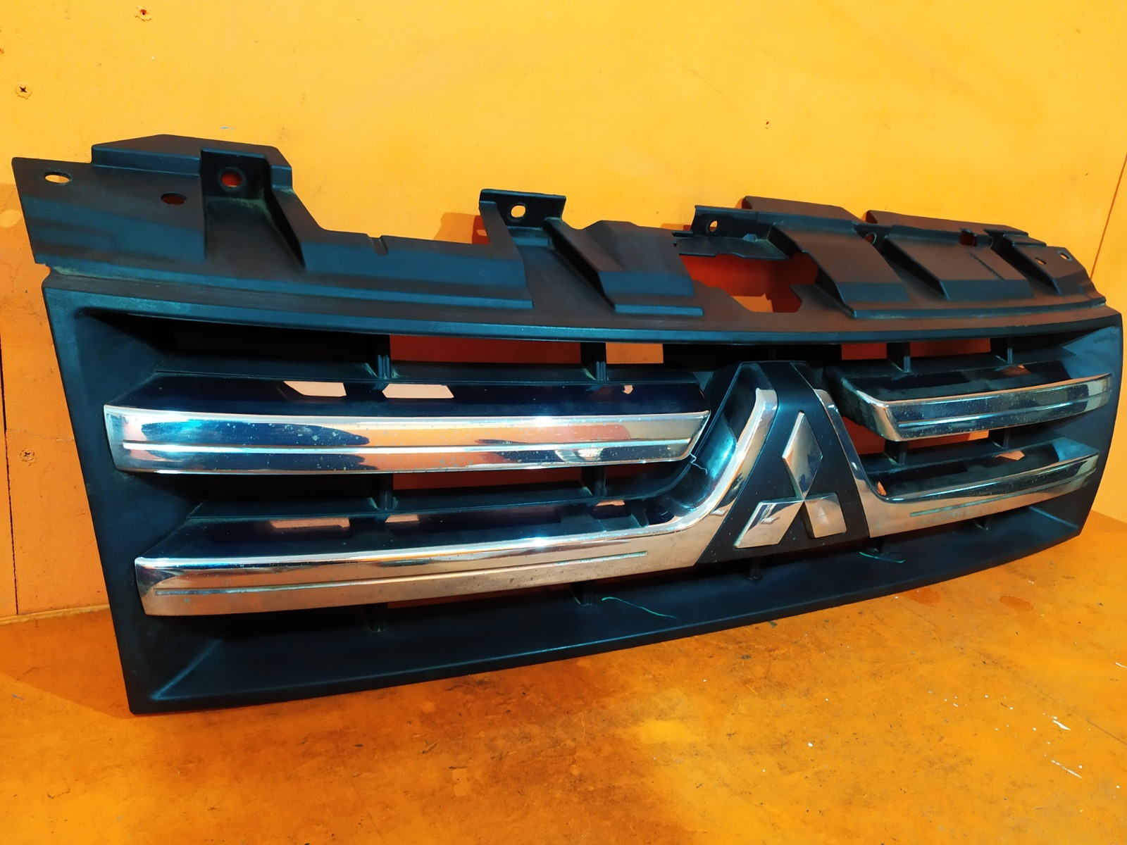 Решетка радиатора pajero 4