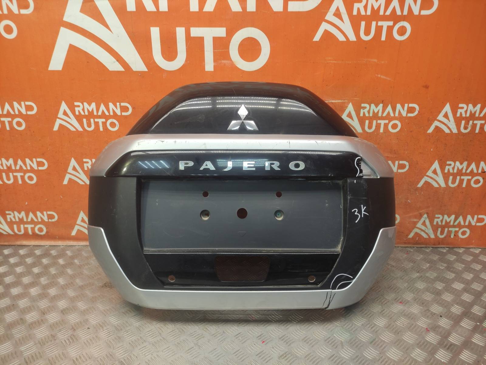 Кожух запасного колеса Mitsubishi Pajero 2014-нв 4 6430A270YC id218707  запчасть контрактная купить в Москве, цена 5300₽