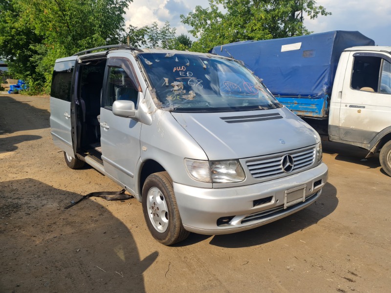 Капот вито 638. Mercedes Vito 2002. Мерседес Вито с прицепом. Мерседес Вито 2002 вид снизу.