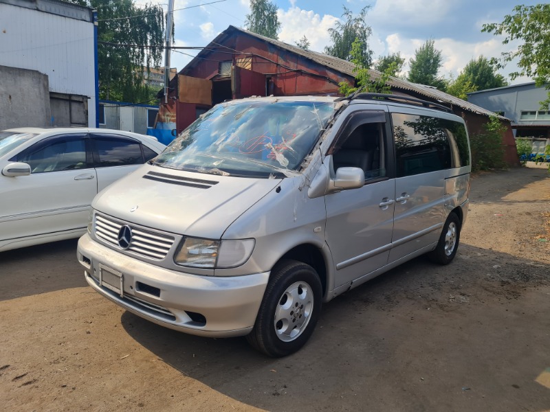 Капот вито 638. Мерседес Вито 2002. Mercedes Vito 2002. Мерседес Вито СВД w638. Мерседес Вито 2002 вид снизу.