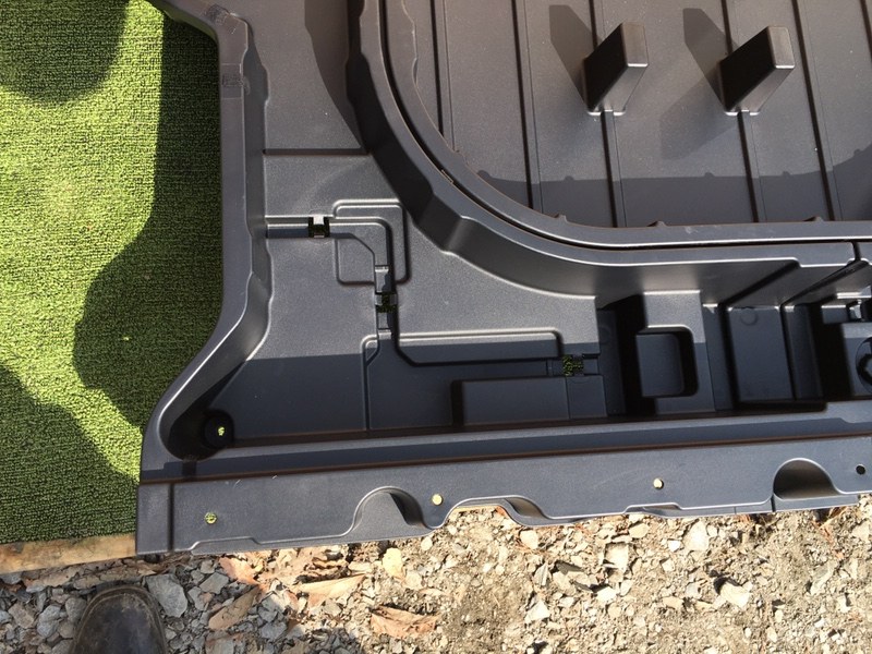 Ванночка в багажник задняя правая COROLLA FIELDER 2015 NZE164