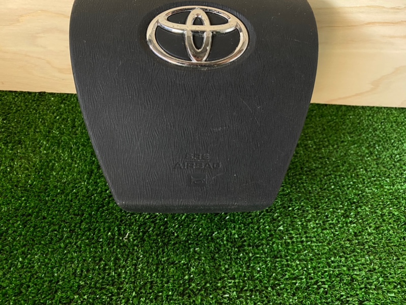 Airbag водительский TOYOTA PRIUS ZVW30