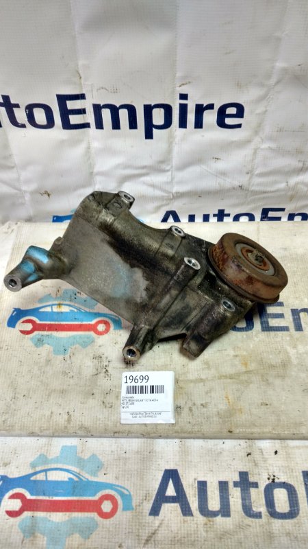 Кронштейн MITSUBISHI GALANT EC7A 4G94 MD 372608 контрактная