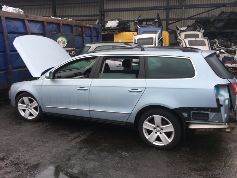 Рамка магнитолы PASSAT B6 2007 VARIANT 357 2.0 TDI BMR