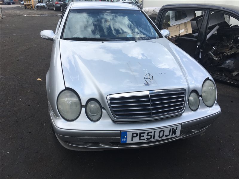 Кронштейн левый MERCEDES CLK-CLASS W208 111.982 2.3L