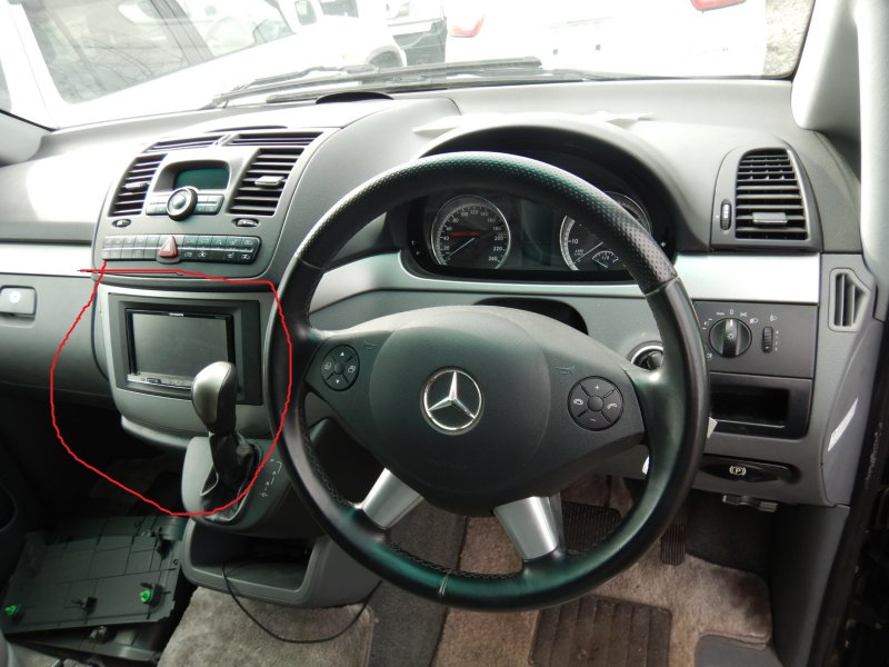 Рамка магнитолы MERCEDES V W639 272.978 3.5L