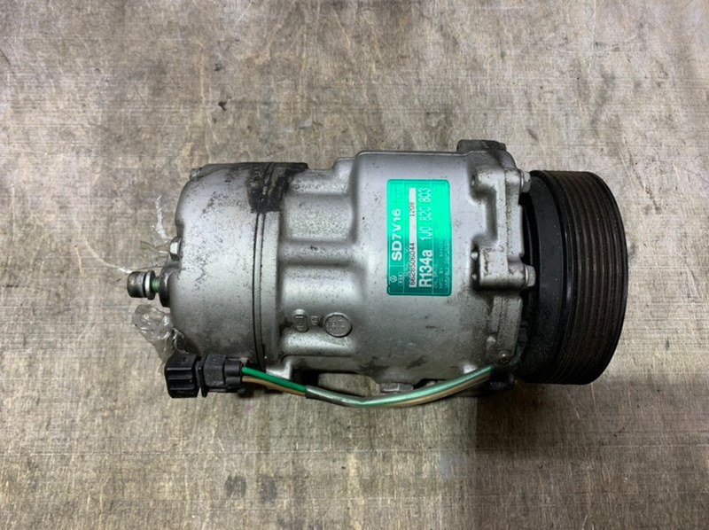 Компрессор кондиционера MERCEDES V 2000 W638 104.900 2.8L 1J0820803 контрактная