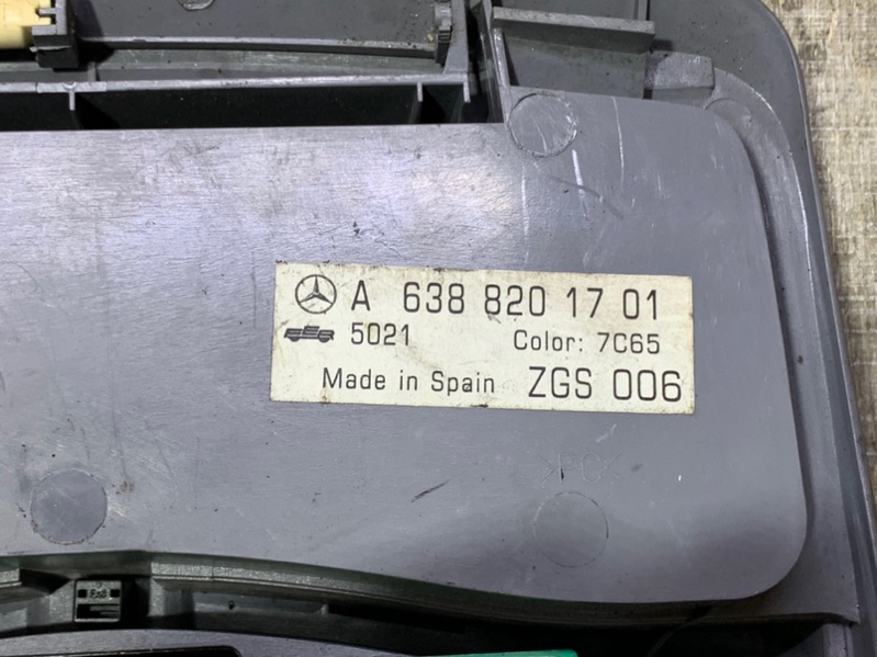 Плафон салона V 2002 W638 104.900 2.8L