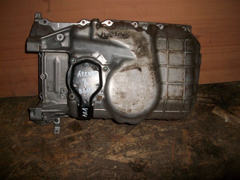 Замена поддона двигателя хонда аккорд 8 2. Поддон картера honda civic 4. Поддон аккорд 8. Поддон аккорд 8 2. Хонда аккорд 8 поддон двигателя.