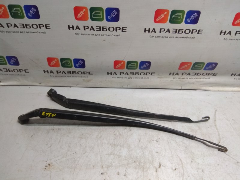 Дворники toyota corolla e150. Задний поводок стеклоочистителя тойота королла е120. Пружина для дворника тойота королла е150. Трапеция дворников спринтер. Трапеция на тойота королла е120.