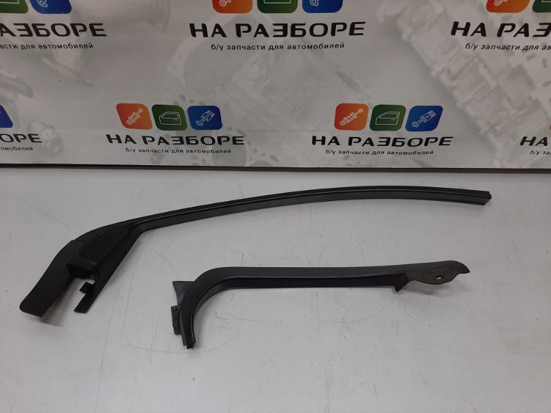 Накладка на рамку двери передняя правая FORD Focus 2013 CB8 IQDB BM51-20296 Б/У