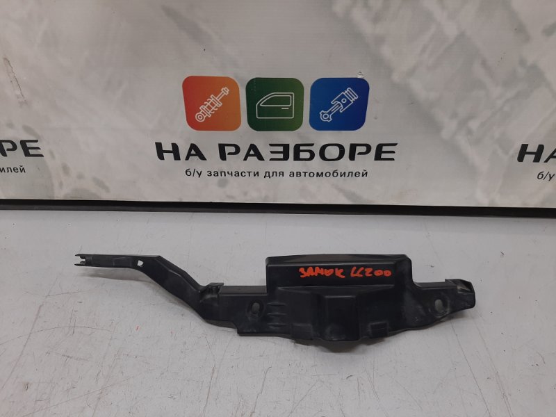 Накладка на замок капота TOYOTA Land Cruiser 2016 200 1UR-FE 53629-60070 Б/У