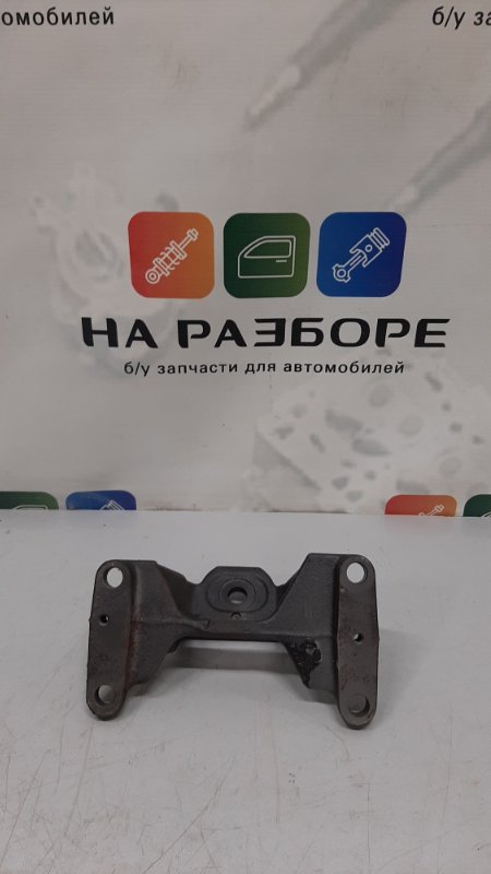 Кронштейн опоры правый TOYOTA Land Cruiser 200 1VD-FTV