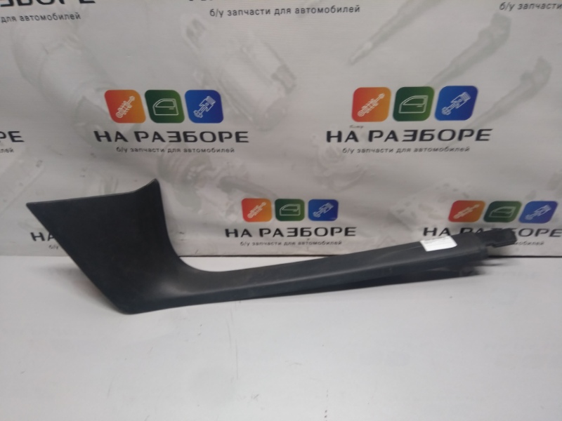 Накладка на порог внутренняя задняя правая SKODA OCTAVIA A5 1Z5867766C Б/У