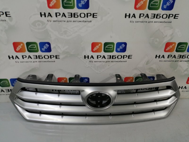 Решетка радиатора TOYOTA HIGHLANDER 2 53111-48110 Б/У