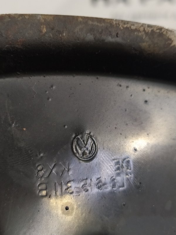 Пыльник тормозного диска передний правый Volkswagen Touareg GP AZZ; BAA