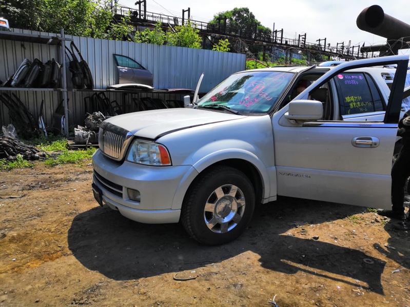 Стекло двери заднее левое Lincoln Navigator U228 5.4L V8 SOHC 24V TRITON