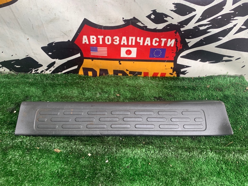 Порожек пластиковый передний правый Honda Ridgeline YK1 J35A 84201-SJC-A010 контрактная