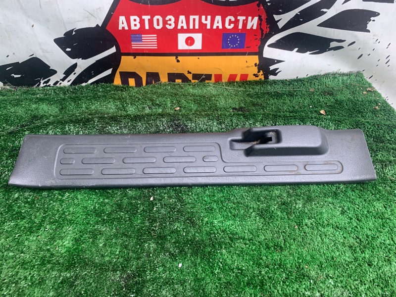 Порожек пластиковый передний левый Honda Ridgeline YK1 J35A 84251-sjc-a010 контрактная