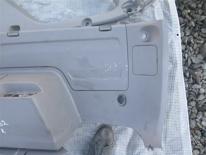Обшивка багажника задняя правая Hilux Surf 2004 GRN215 3RZ