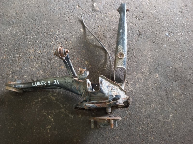 Рычаг задний митсубиси лансер. Задние сайлентблоки лансер 9. Задний продольный рычаг лансер 10. Сайлентблоки задних продольных рычагов лансер 9. Сайлентблок продольного рычага лансер 9.