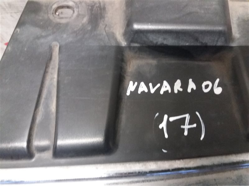 Решетка радиатора NISSAN NAVARA D40