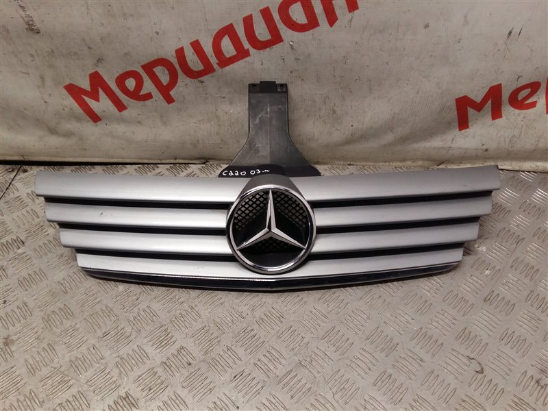 Решетка радиатора MERCEDES BENZ C-CLASS 2003 W203 2038800383 Б/У