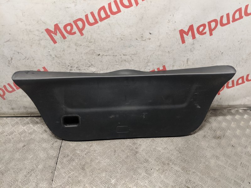 Обшивка двери багажника верхняя TOYOTA YARIS 2007 XP90 1.3 6775052070B0 Б/У