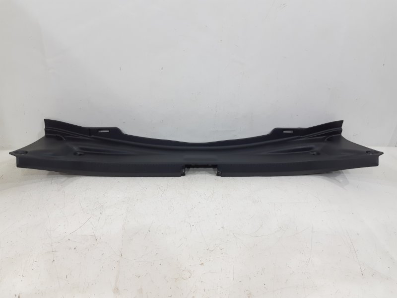 Накладка замка багажника Toyota Camry V70 5838733140C0 Б/У