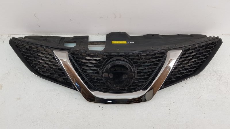 Решетка радиатора Nissan Qashqai 2014- J11 623124EA0D Б/У