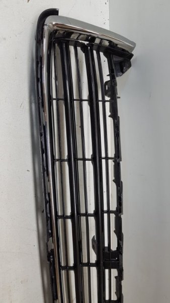 Решетка радиатора передняя Highlander 2014-2018 3