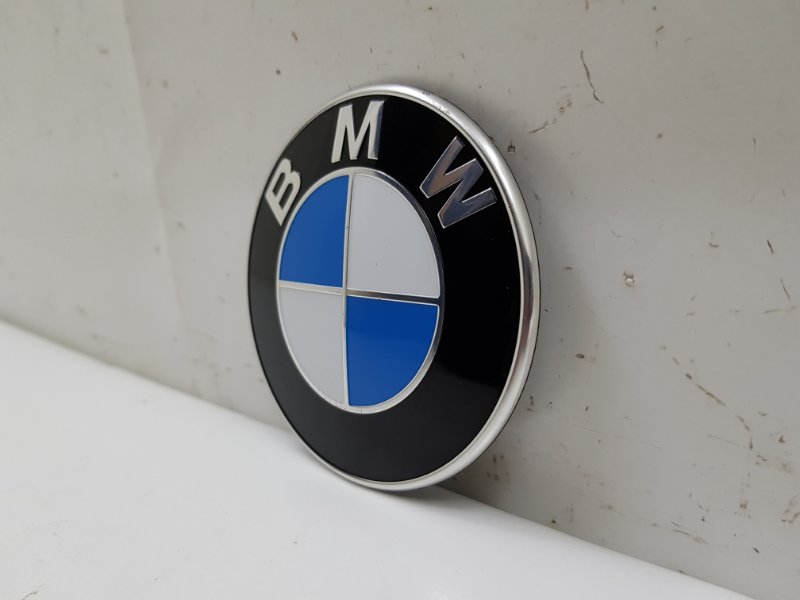 Эмблема передняя BMW 5er F10