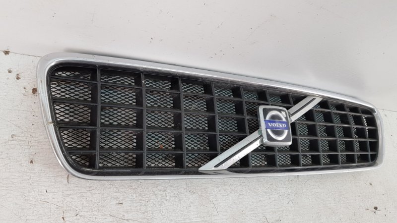 Решетка радиатора Volvo S40 1